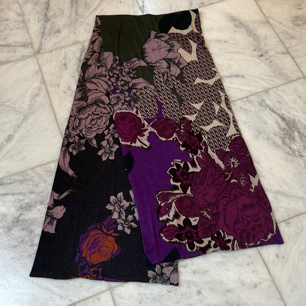 Etro (genuine) knit scarf, double sided knit, 70”x30”